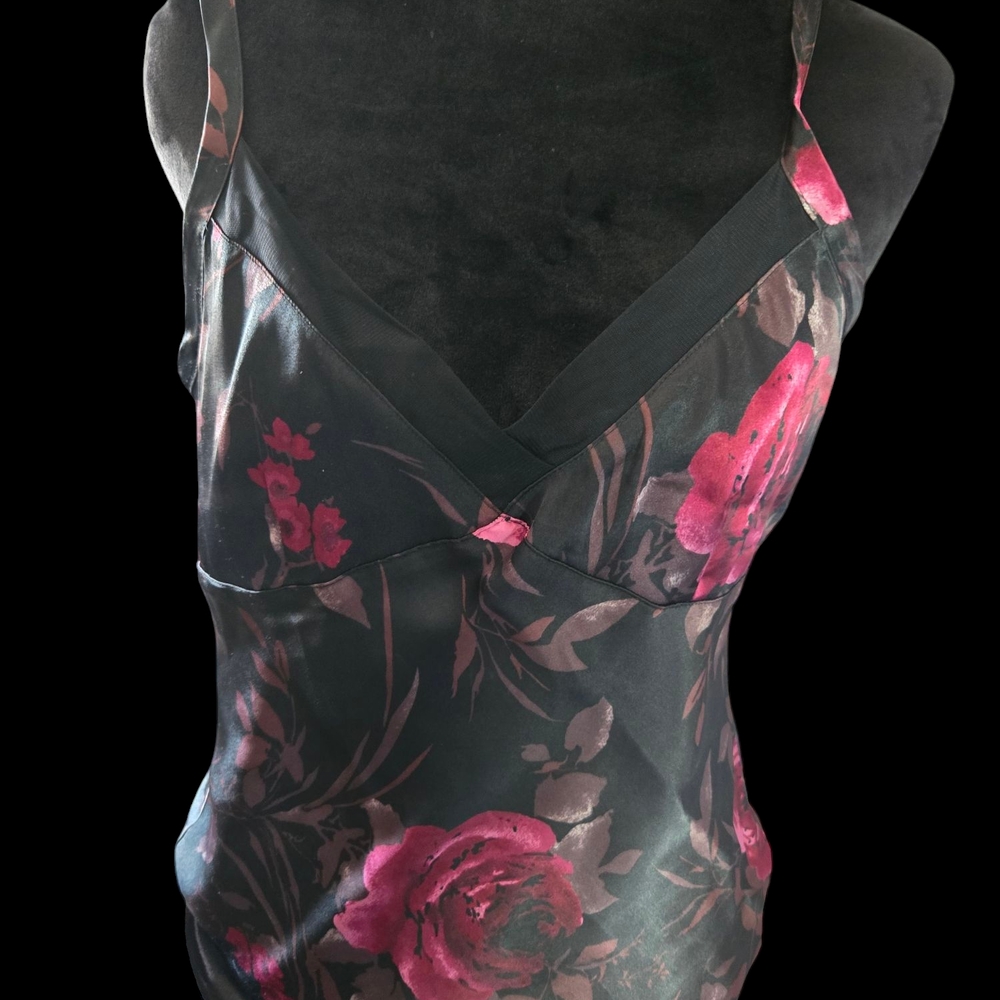 Dark Rose Business Night Life